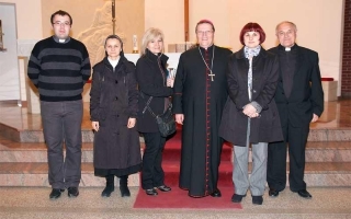 Nadbiskup Hranić u pastoralnom pohodu u župi Osijek VI