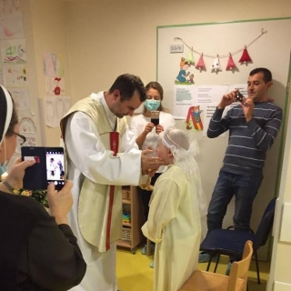 Prva pričest na Institutu za tumore