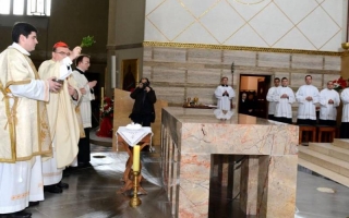 Kardinal Josip Bozanić posvetio novi oltar u uređenom svetištu crkve sv. Blaža